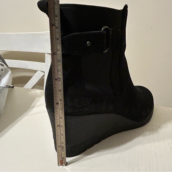 🖤Adorable UGG Booties🖤 - Picture 9 of 9